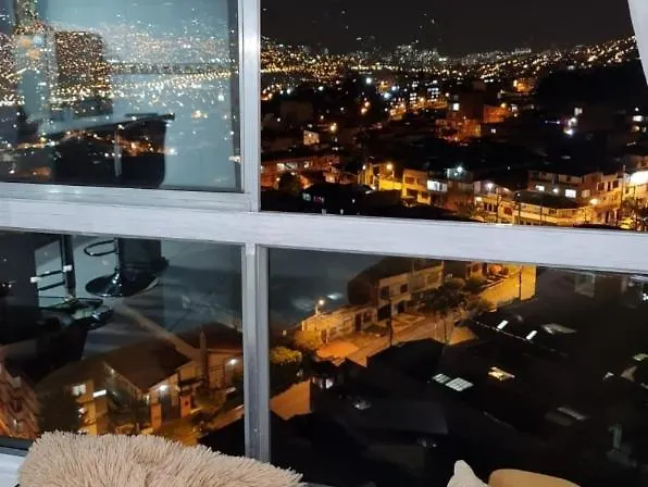 Apartamento Vistas Lindas Cerca Centro メデジン