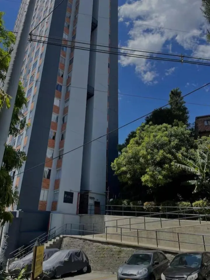 アパート Apartamento Vistas Lindas Cerca Centro メデジン