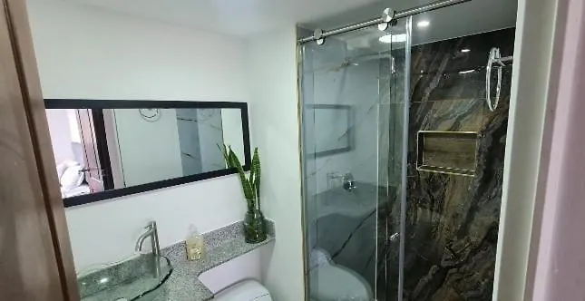 アパート Apartamento Vistas Lindas Cerca Centro メデジン