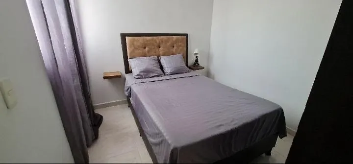 Apartamento Vistas Lindas Cerca Centro Медельин