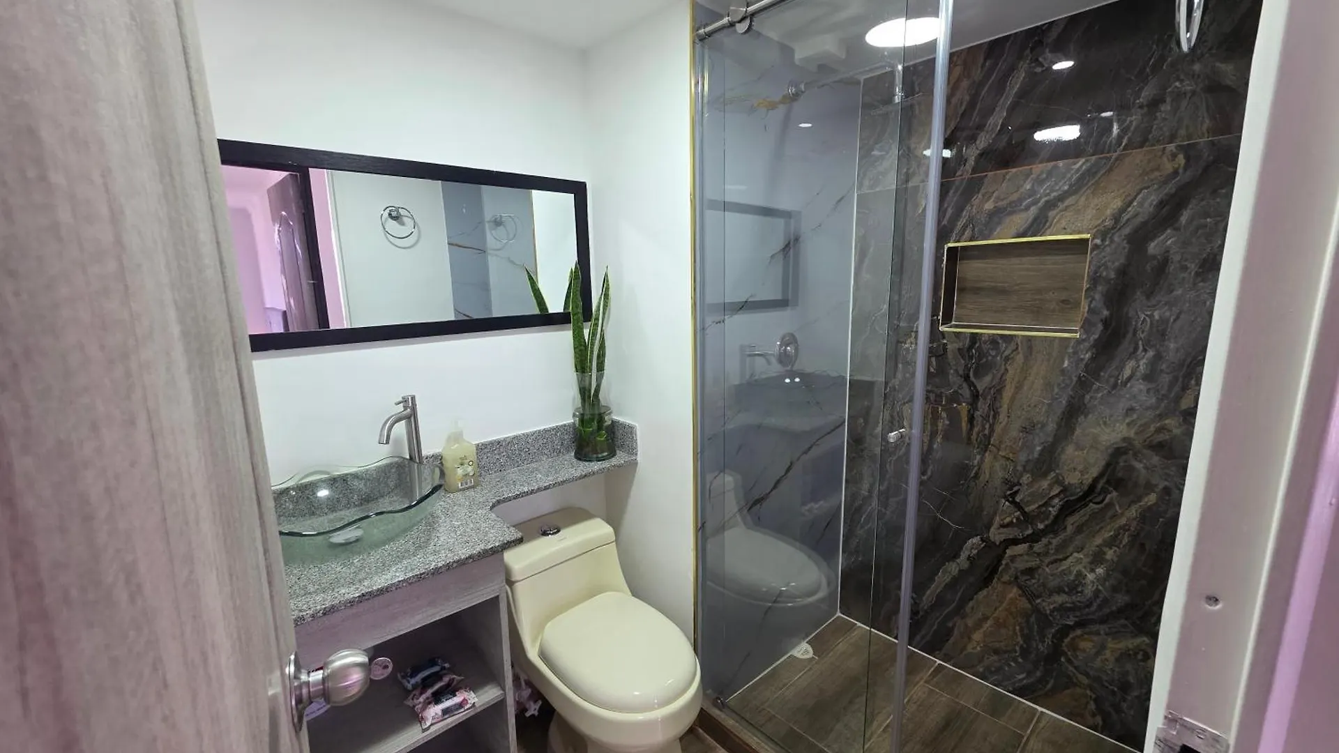 Apartamento Vistas Lindas Cerca Centro Medellin Apartment